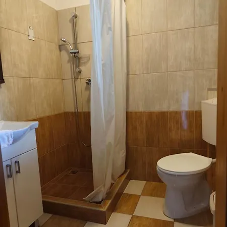 Vidakovics Panzio 3*