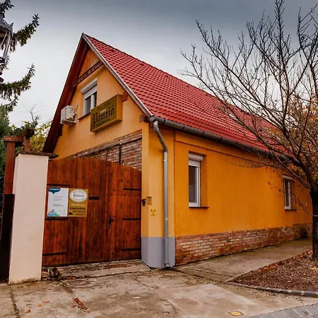 Vidakovics Panzio 3*