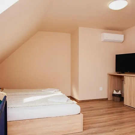 King Arthur Panzio Bed & Breakfast *