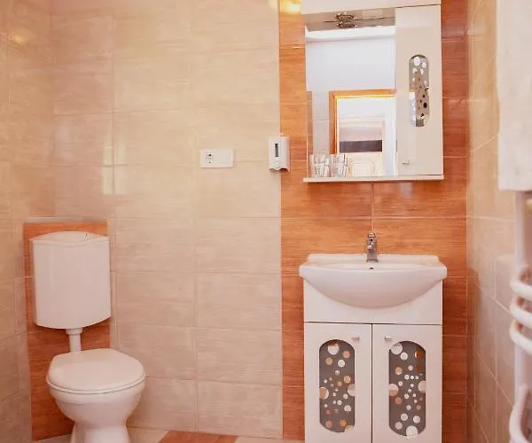 King Arthur Panzio לינה וארוחת בוקר